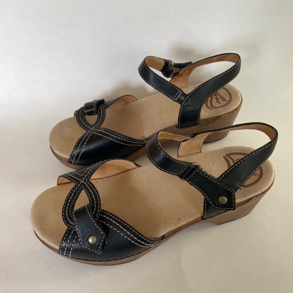 Dansko Black Leather Strappy Sandals Euro Size 37 (US Size 7)